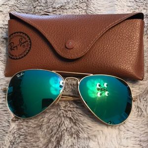 Green mirror rayban